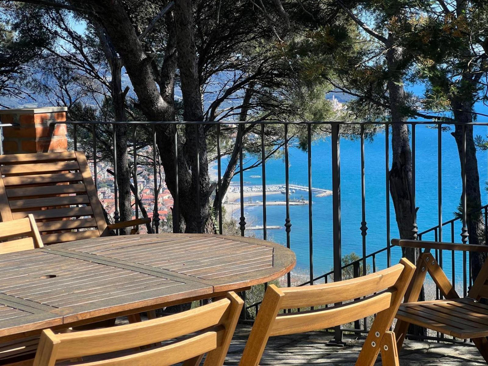 Torre Alpicella Holiday Home, A Scenic Escape Into Nature And Relaxation Diano Marina Ngoại thất bức ảnh
